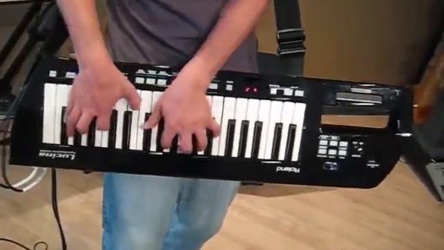 Roland Lucina AX-09 смотреть онлайн