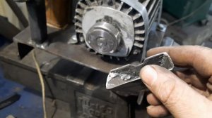 Пытаюсь определить поддельное автомобильное масло.