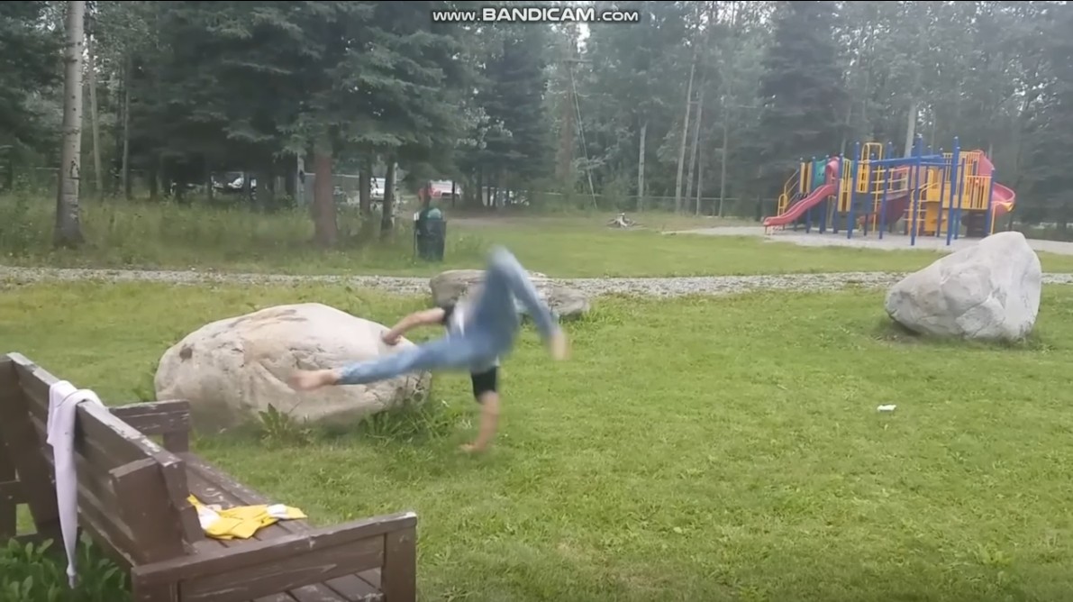 Они думали, что с ними ни чего не случится )))))))))))) смотреть онлайн