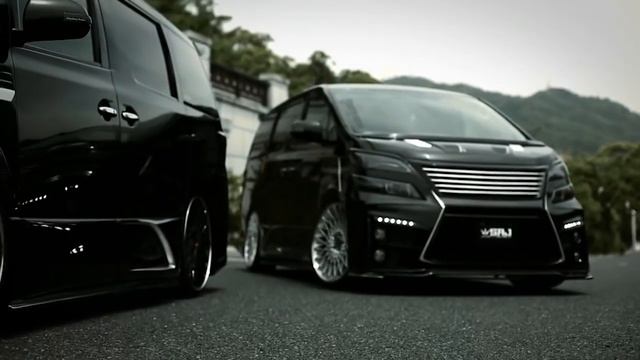 -Toyota-Velfaer смотреть онлайн