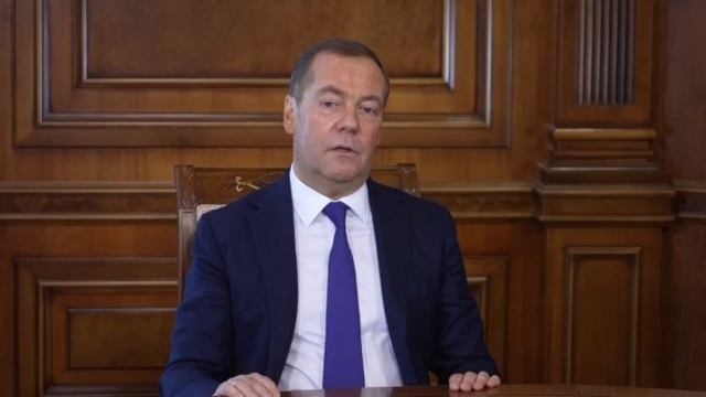 Угроза ядерного конфликта возросла — Медведев