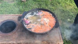 Шурпа в казане на костре по-Уральски | Shurpa in a cauldron on fire