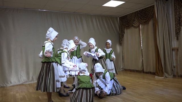 Эстонский танец. Ронд класс. 30 апреля 22г. смотреть онлайн