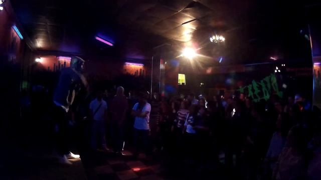 Гриб - Потолок Live смотреть онлайн