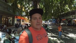 О. Хайнань 2019  пляж Санья бэй где все люди, европейская улица, barry boutique 5* шведский стол