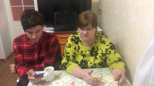 Миняевы / ЧТО ПОДАРИТЬ НА 23 ФЕВРАЛЯ / Миняева Юлия и Миняев Илья смотреть онлайн