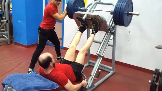 Жим ногами 225 кг смотреть онлайн