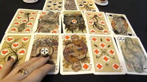 Расклад на выявление магического негатива на игральных картах "Свеча Перуна"