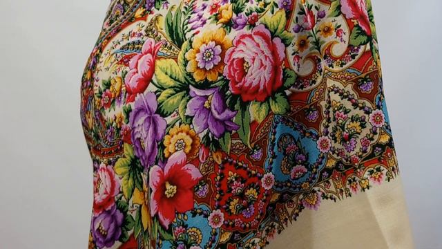 Платок Утро туманное. Яркий калейдоскоп цветов и орнамента. ПАВЛОВОПОСАДСКИЙ ПЛАТОК с бахромой. 146