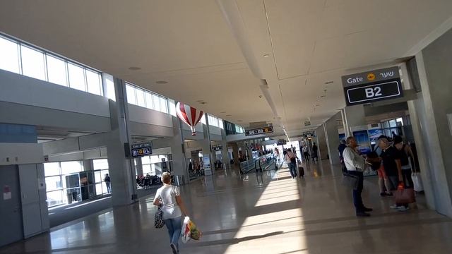 Дорога на посадку... Аэропорт Тель-Авива смотреть онлайн