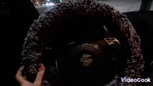 Не поворачивается ключ зажигания автомобиля. Заклинило руль. Что делать.