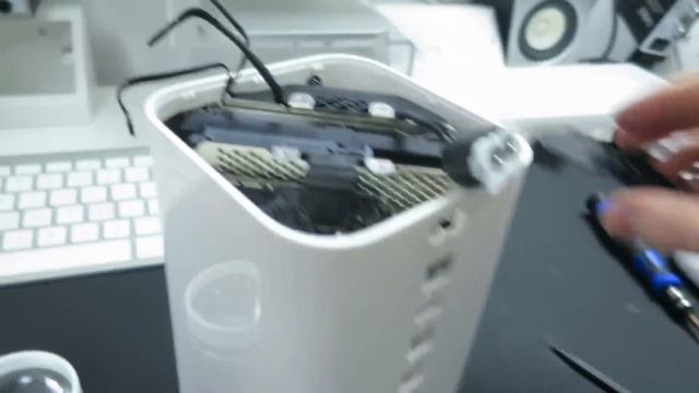 Apple Time Capsule Dead Hard Drive Swap (802.11ac Model) смотреть онлайн