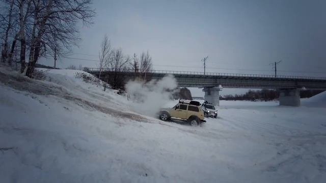 Снегомес. Нивы, Джип и Сузуки штурмуют гору после снега смотреть онлайн