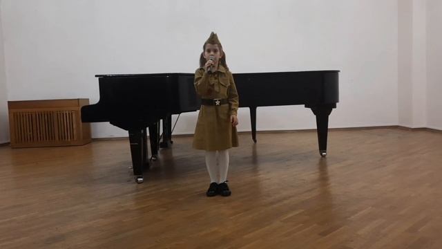 А. Герман, сл. Р. Казаковой "На фотографии в газете"