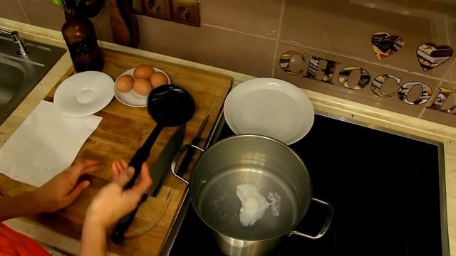 Как приготовить Яйца пашот | Школа кулинарии