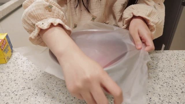 sub)남자친구 생일상, ?도시락 케이크, 베이킹용품 언박싱하고 짜장면 만들어 먹는 일상, 과일 탕수육, 불고기, 가자미미역국, 잡채, 버거킹, 스시, 돈까스