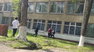 Мальчик упал из окна школы