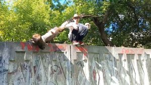 гайд по паркуру / как перелезть забор