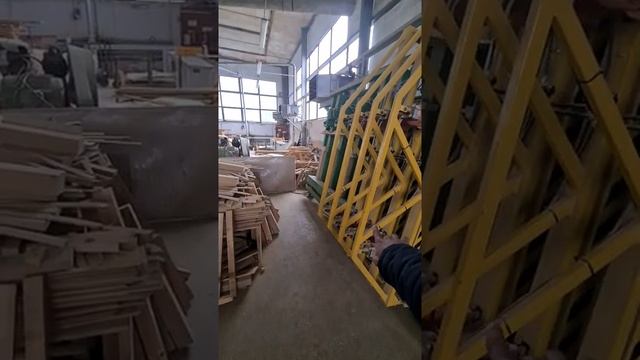 Столярних цех мебельного завода.