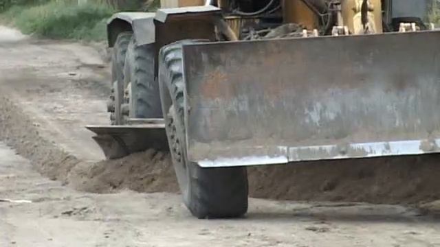 В Кицканах ведутся работы по ремонту дорог смотреть онлайн