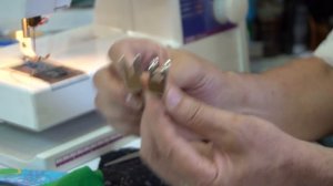 Как шить без пропусков трикотаж, тонкие и стрейчевые ткани?