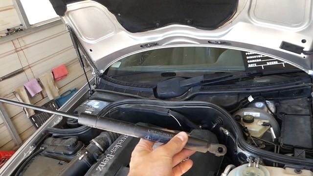 MERCEDES HOOD STRUT SHOCK SUPPORT REMOVAL REPLACEMENT