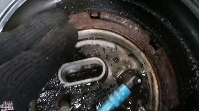 Шкода октавия А5. Снятие бензонасоса
