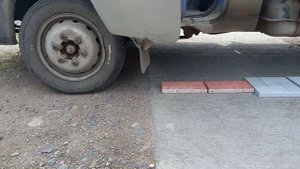 Испытание на прочность тротуарной плитки 300х300х28мм, 300х300х30мм.