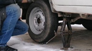 Обзор Москвич 412-028 или переобуваем свой Москвич 412 в зимнию резину "снежинка"