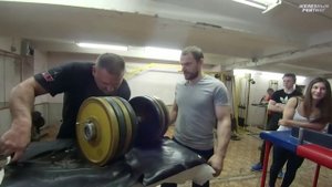 Армрестлинг в ЛЭТИ.
Дзамболат Цориев и Василий Кузнецов.