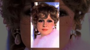 "Петербург- Ленинград " в исполнении дуэта: Людмилы Гурченко и Бориса Моисеева.