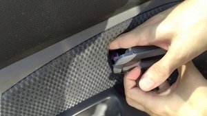 Kia Picanto 2007. Замена внутренней ручки левой передней двери