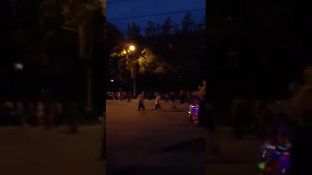 Массовый исход после салюта смотреть онлайн