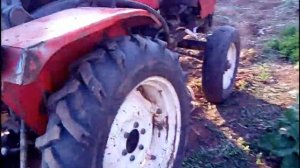 Пашем землю трактором DF 240 - Огород под посадку - Мини Трактор пашет быстро - мотоблок отдыхает