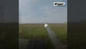 «Наводчик снайпер у нас, он их лупит, один выстрел — один танк»: механик-водитель танка Леонид расск