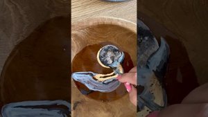 Рисуем кита послойно в эпоксидной смоле и карагаче