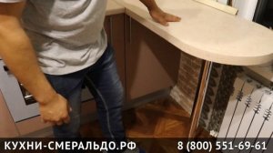 Маленькая кухня с барной стойкой