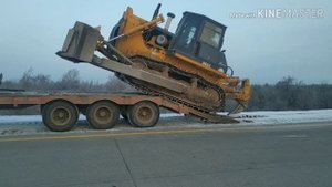 Погрузка на трал- Бульдозера shantui SD23 Buldozerni tralga chiqish jarayoni
