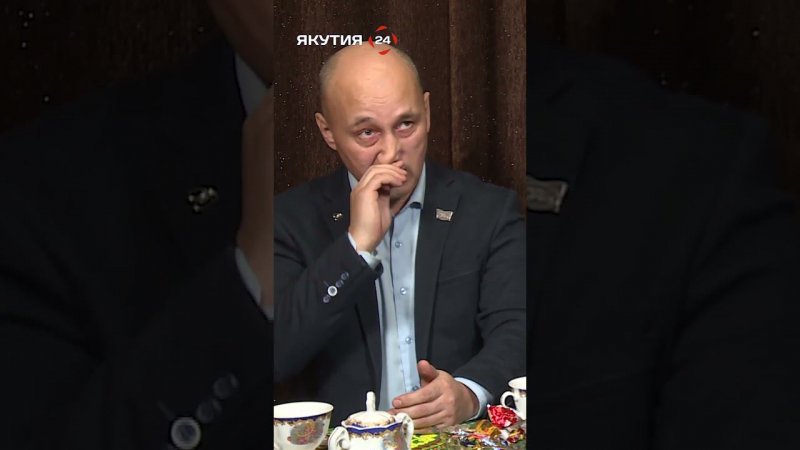 Девушки спрятались от зэков под столом  #якутия #россия #память #история #ленинград #блокада