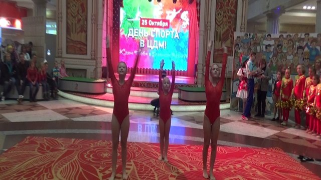 Спoрт-шоу номера спортивной акробатики
