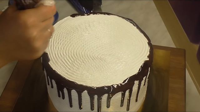 Красивый Торт с Фруктами и Сладостями.