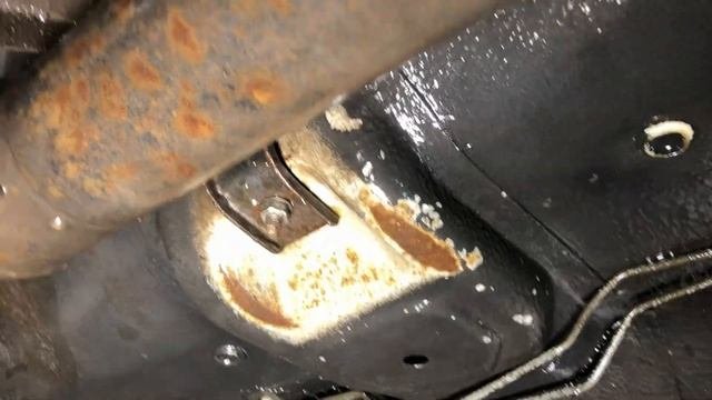 Как выглядит днище автомобиля? 11-ти летняя  Нива Шевроле