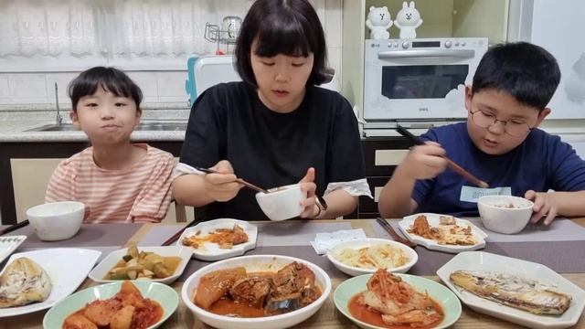 [집밥먹방]? 밥도둑 고등어 조림에 고등어 구이까지 이게 행복이네요? 감자볶음 가족먹방Korean Home Made Food Mukbang Eating Show