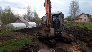 Хитачи zx40 Работа захватом .