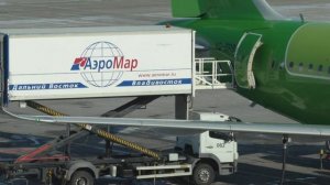 Перронная жизнь в аэропорту Владивосток