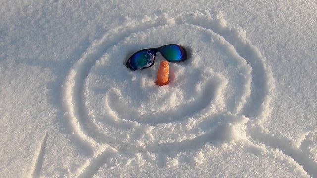 С ДНЁМ РОЖДЕНЬЯ ТОНЯ от Снеговика смотреть онлайн