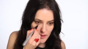 Lisa Eldridge - Reviews Ellis Faas makeup