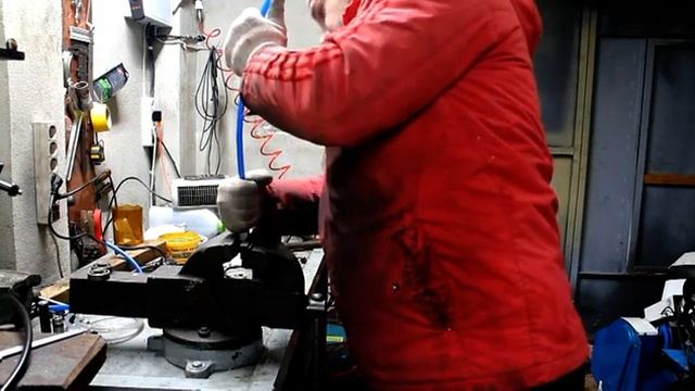 Ремонт топливного бака ЮМЗ ЭО 2621 Часть 2 смотреть онлайн