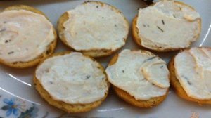 Канапе с икрой и перепелиными яйцами