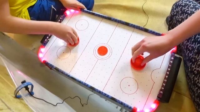 Аэрохоккей/ играем дома в аэрохоккей